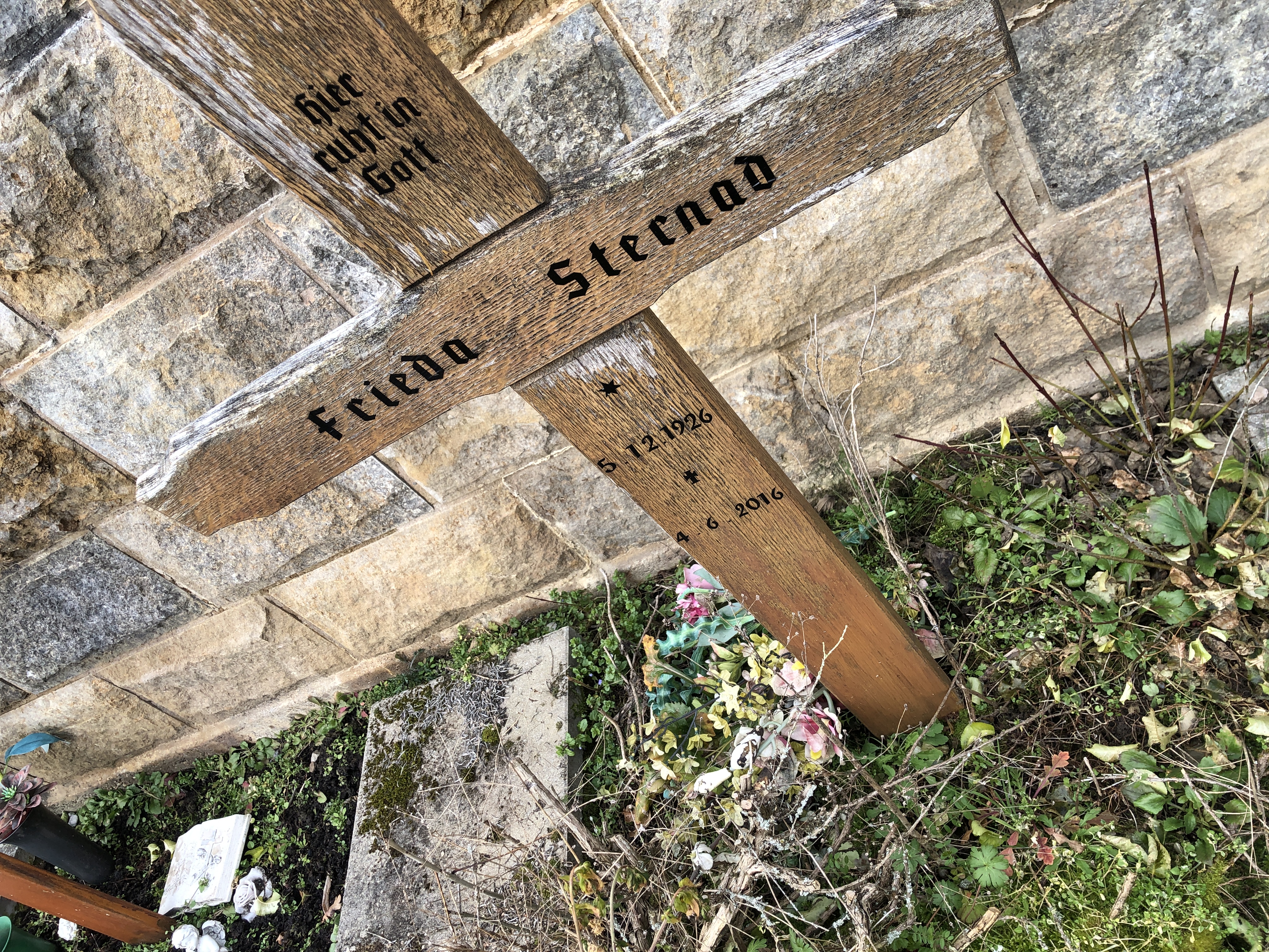 Grabmal / Friedhof Krautheim – Bild 19